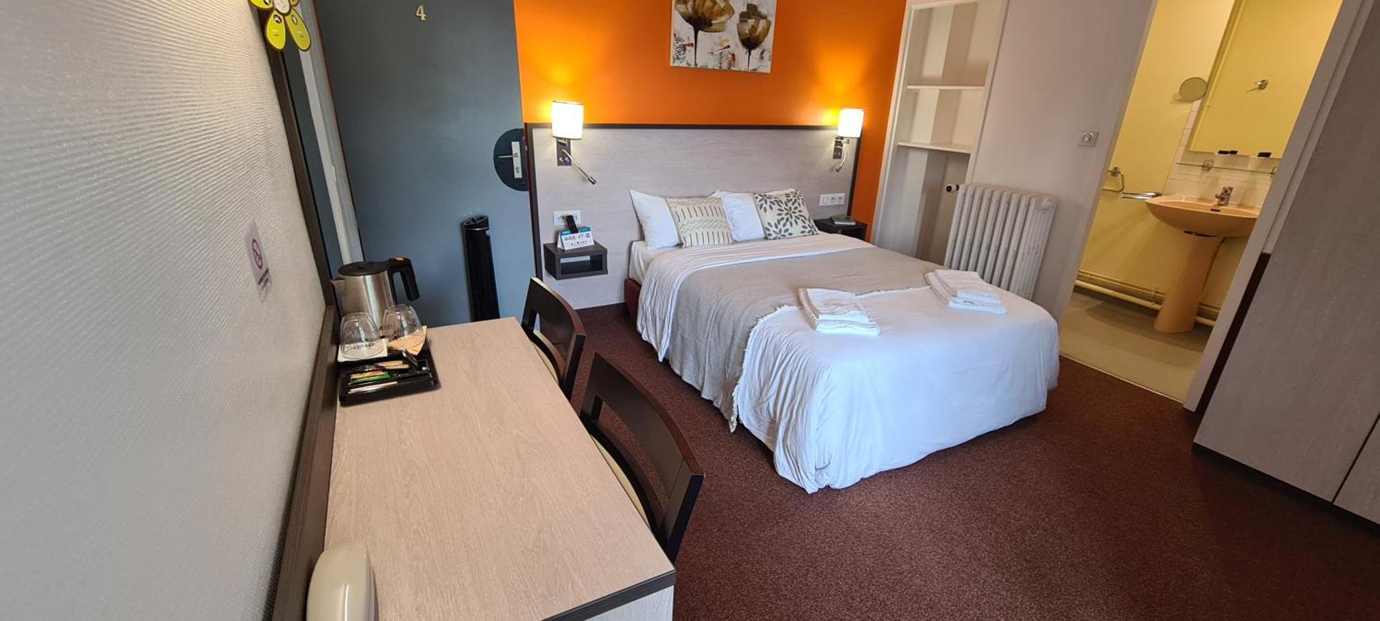 Le 120 - Groupe Logis Hotels - Ex Auberge La Terrasse La Châtaigneraie Esterno foto